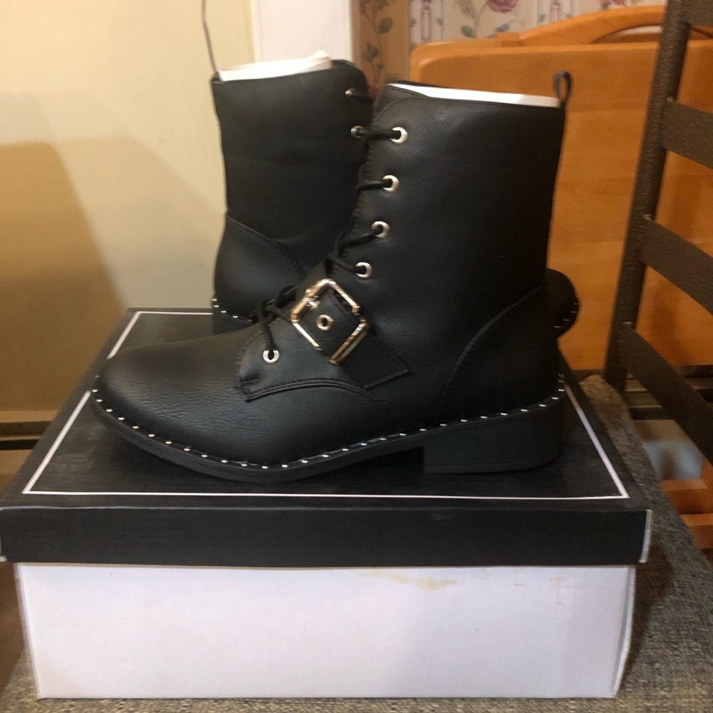 NWTIB Come Get Some Combat Boots